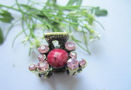 義烏飾品批發(fā) 三葉草花形復(fù)古色怪手夾，100元混批價(jià)格、廠家與產(chǎn)品詳情